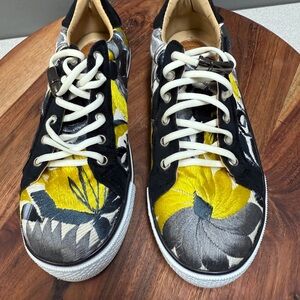 Floral Patterned Sneakers with Yellow and Gray Accents Mexico 24/27  Size 7.5